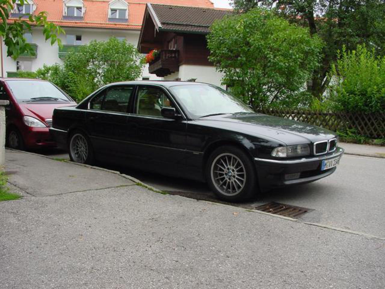BMW 750iA - huge collection of cars, auto news and reviews, car vitals,