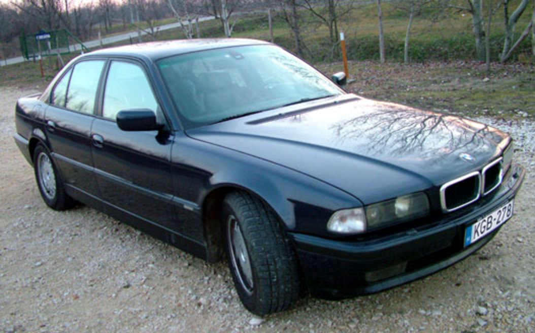 BMW 750iA - huge collection of cars, auto news and reviews, car vitals,