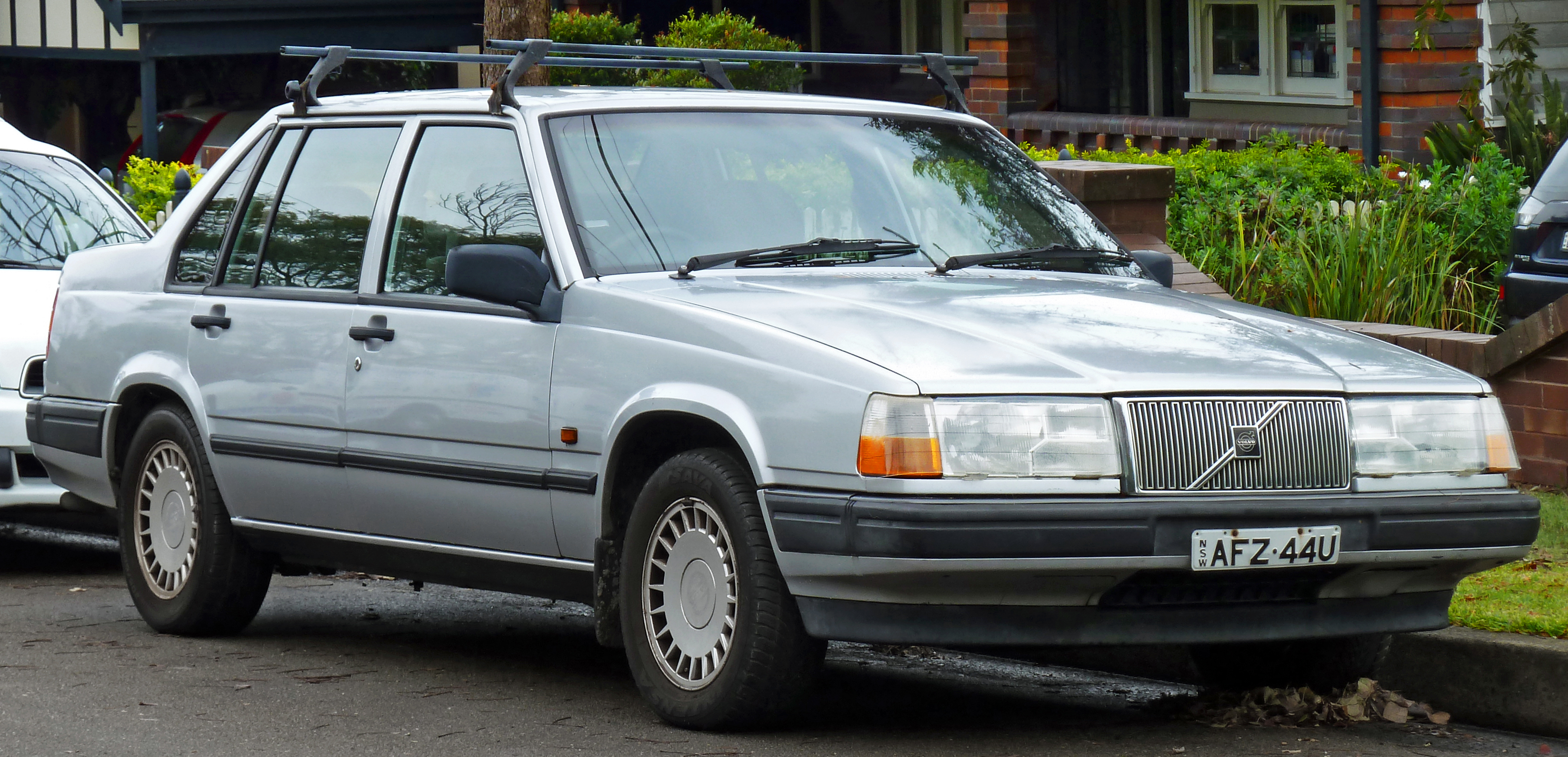 File:1990-1993 Volvo 940 GL sedan (2011-06-15)