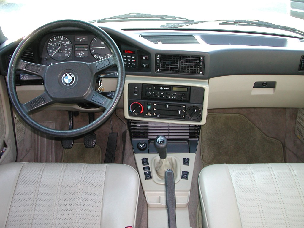 bmw-528e-interior BMW 528e Interior
