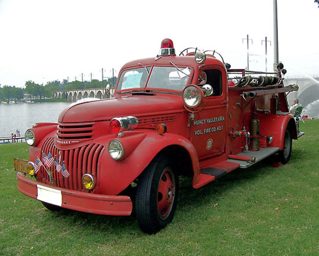 Шевроле огонь. Chevrolet Fire Truck. 1942 Chevrolet Truck. Chevrolet Fire Truck 1939. Chevrolet Fire Truck 1938.