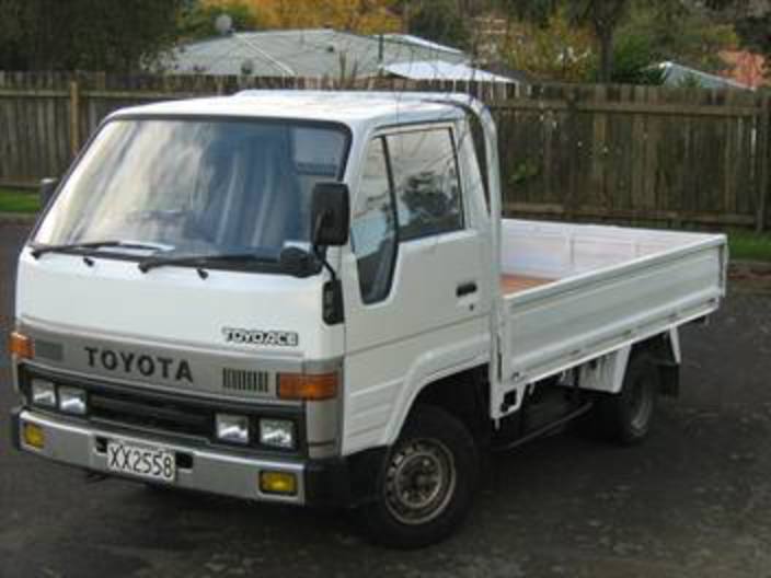 Купить микрогрузовик в хабаровске. Toyota TOYOACE 4wd грузовик. Toyota TOYOACE бортовой, 1995. Toyota TOYOACE 2001. Тойота Дюна 150 1991.