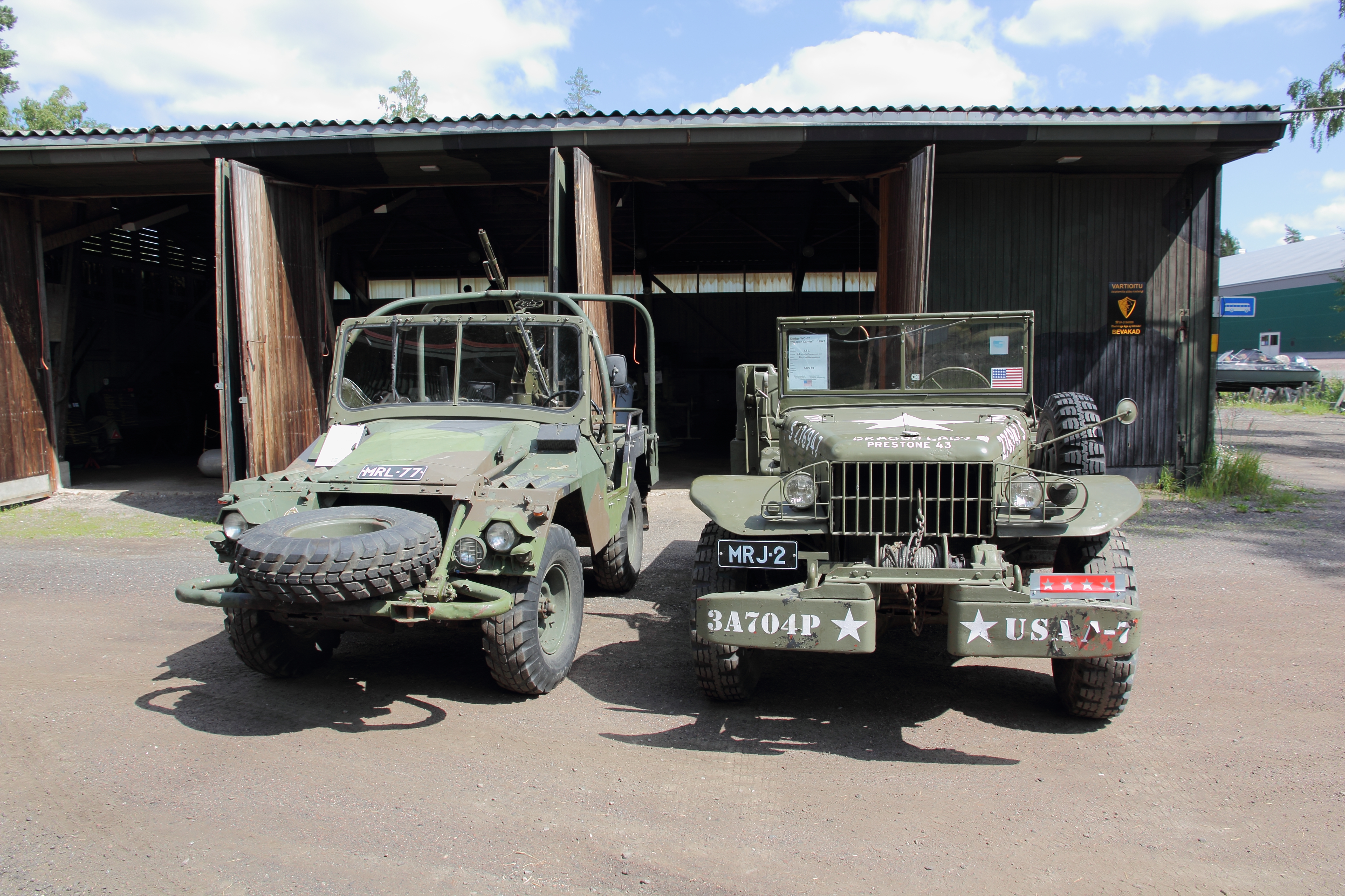 File:Volvo L3304 and Dodge WC-52 weapon carrier Torpin Tykit.JPG