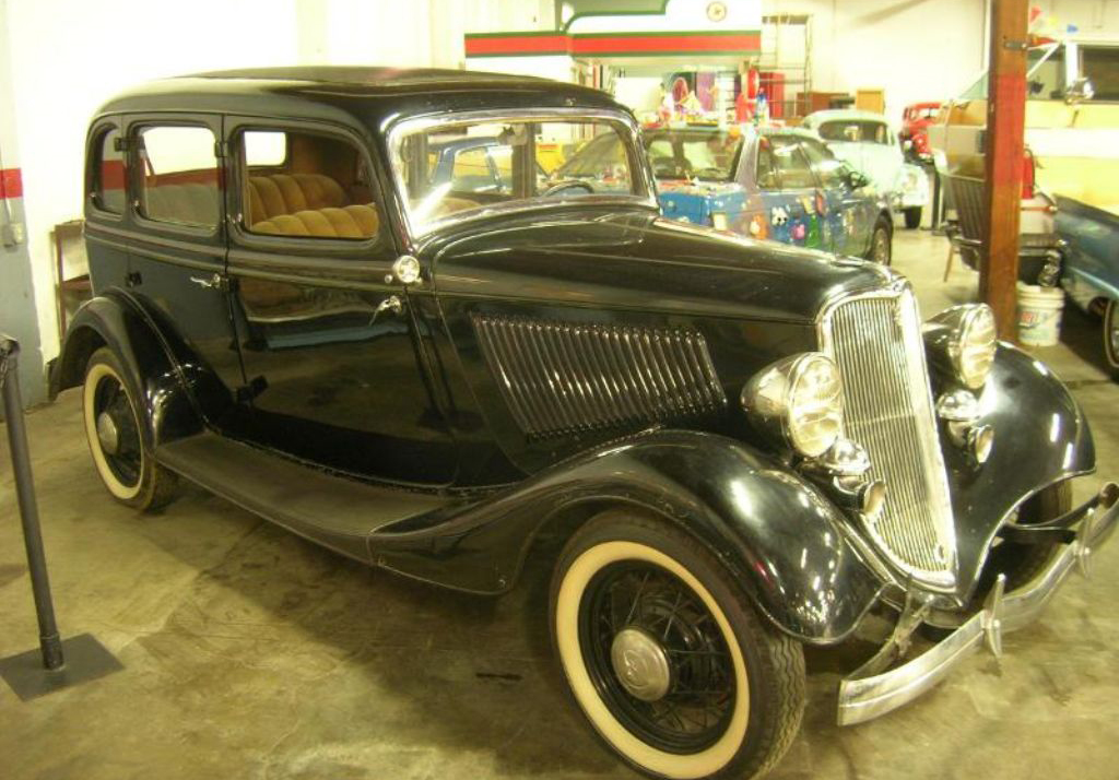 Ford v8. Ford v8 sedan. Ford v8 1933. Ford v8 Fordor. Ford v8-40.