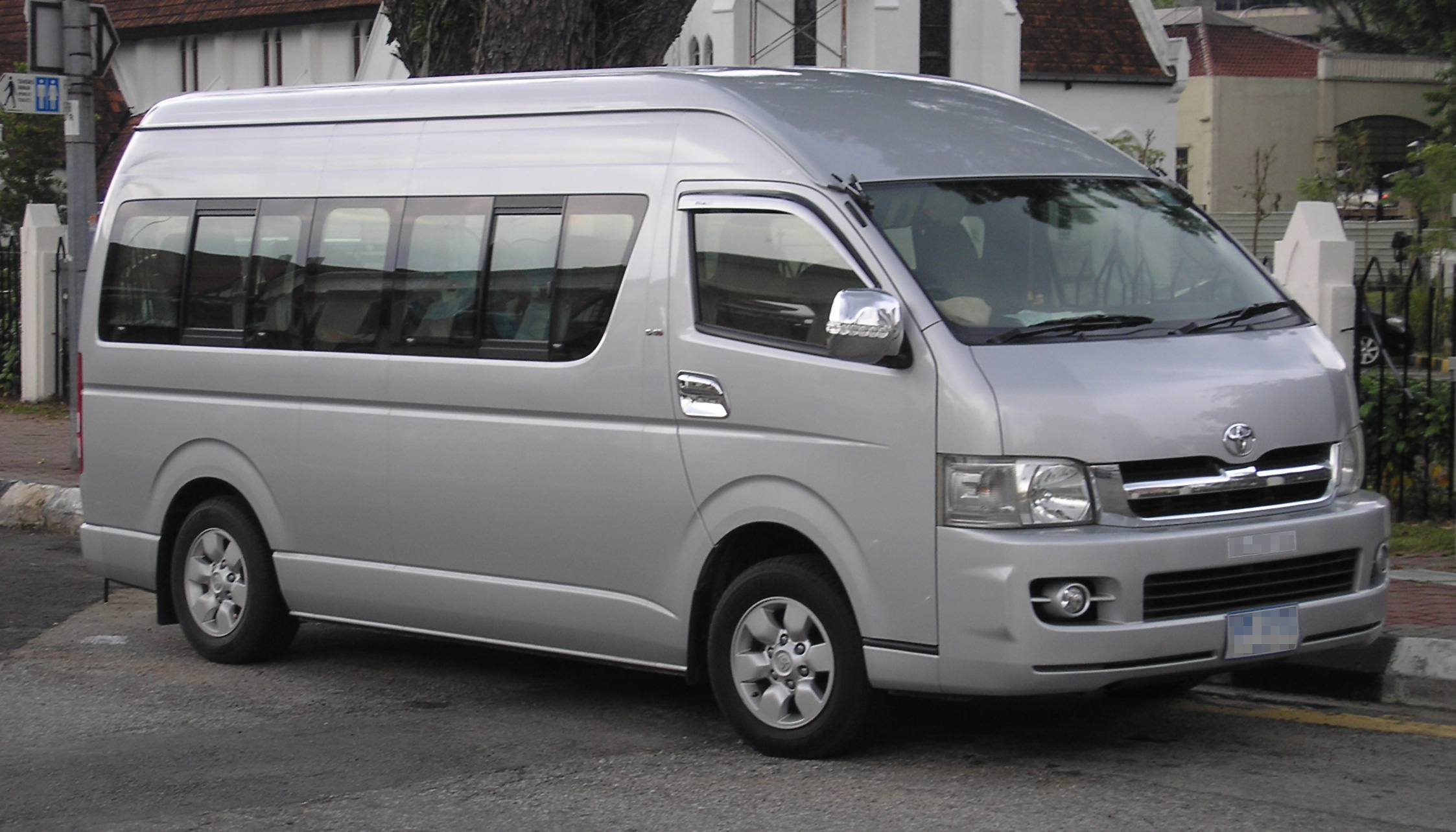 Toyota hiace grand cabin (256 comments) Views 25761 Rating 69
