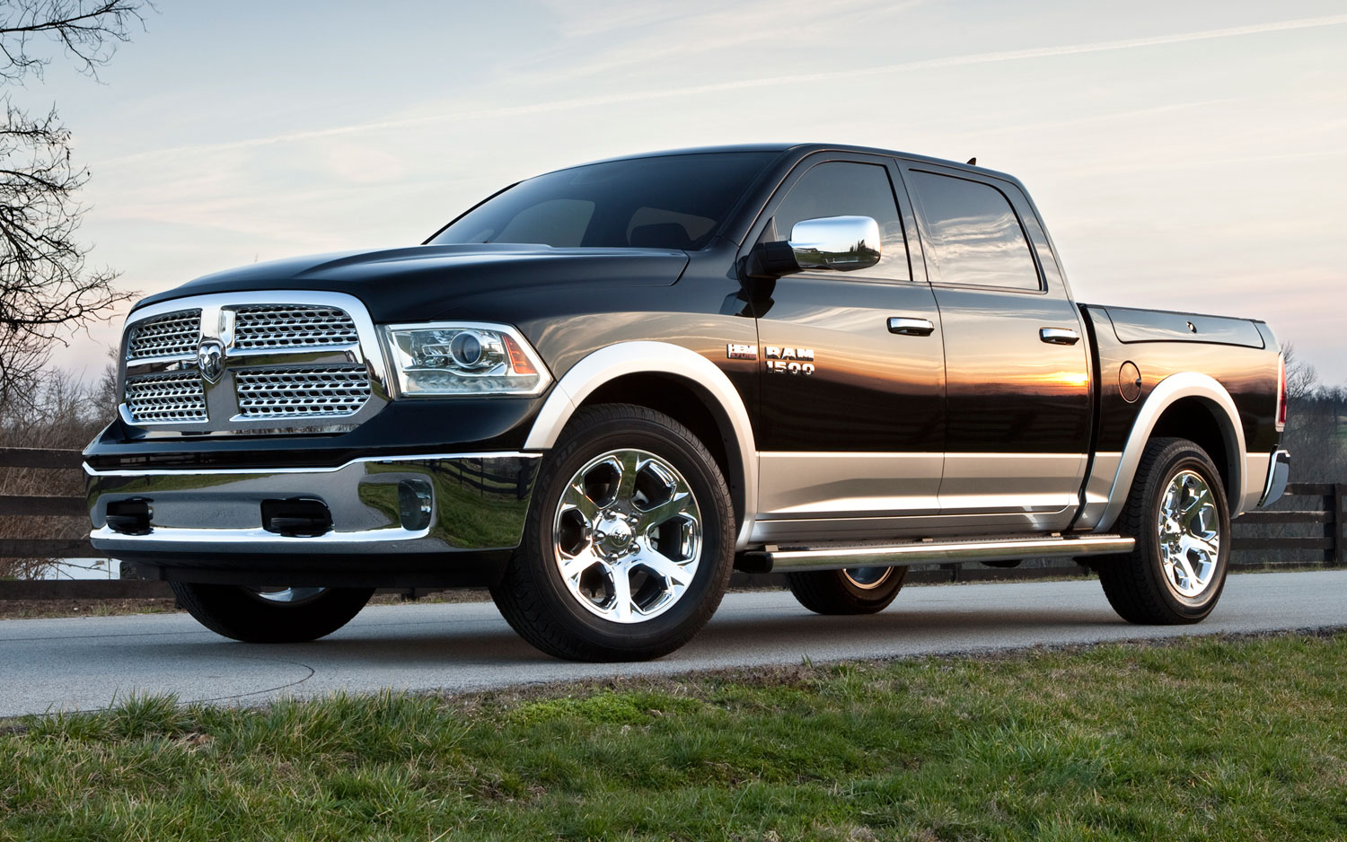 2013 Dodge Ram 1500 front side view