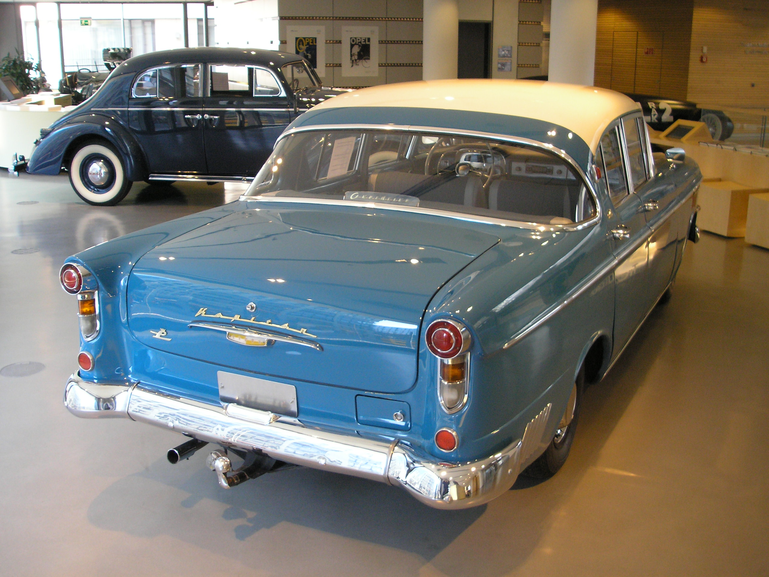 File:Opel KapitÃ¤n P2,5 g.JPG