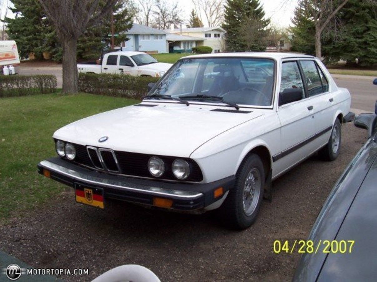 Photo of a 1984 BMW 528e (Christine). 2,157 views; 3 comments; forward car