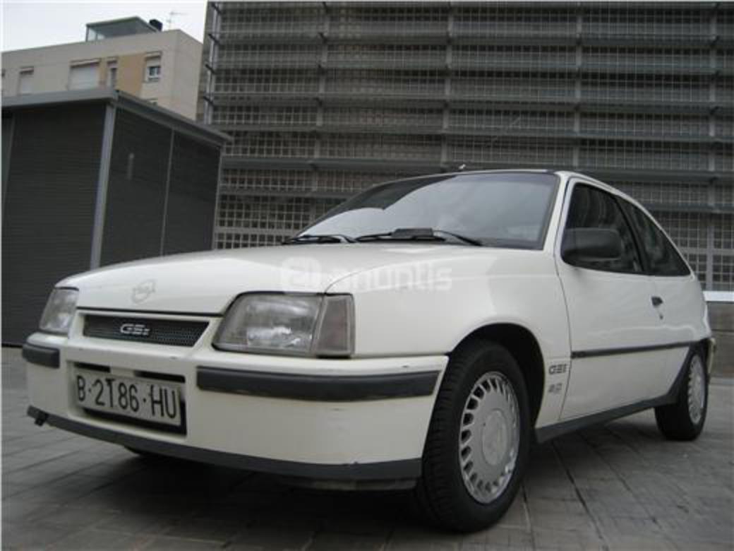 Opel Kadett GSi 20i