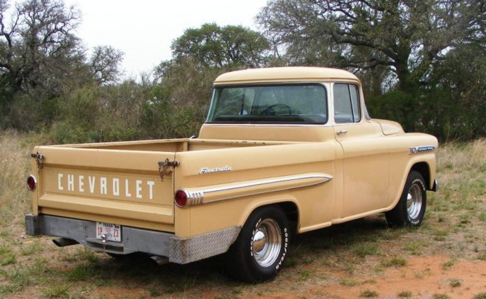 Chevrolet Apache Fleetside пикап