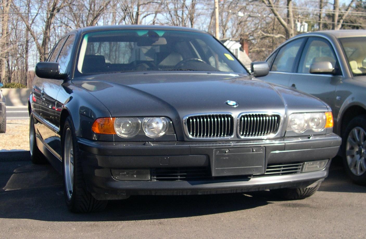 File:2000 BMW 740i.jpg