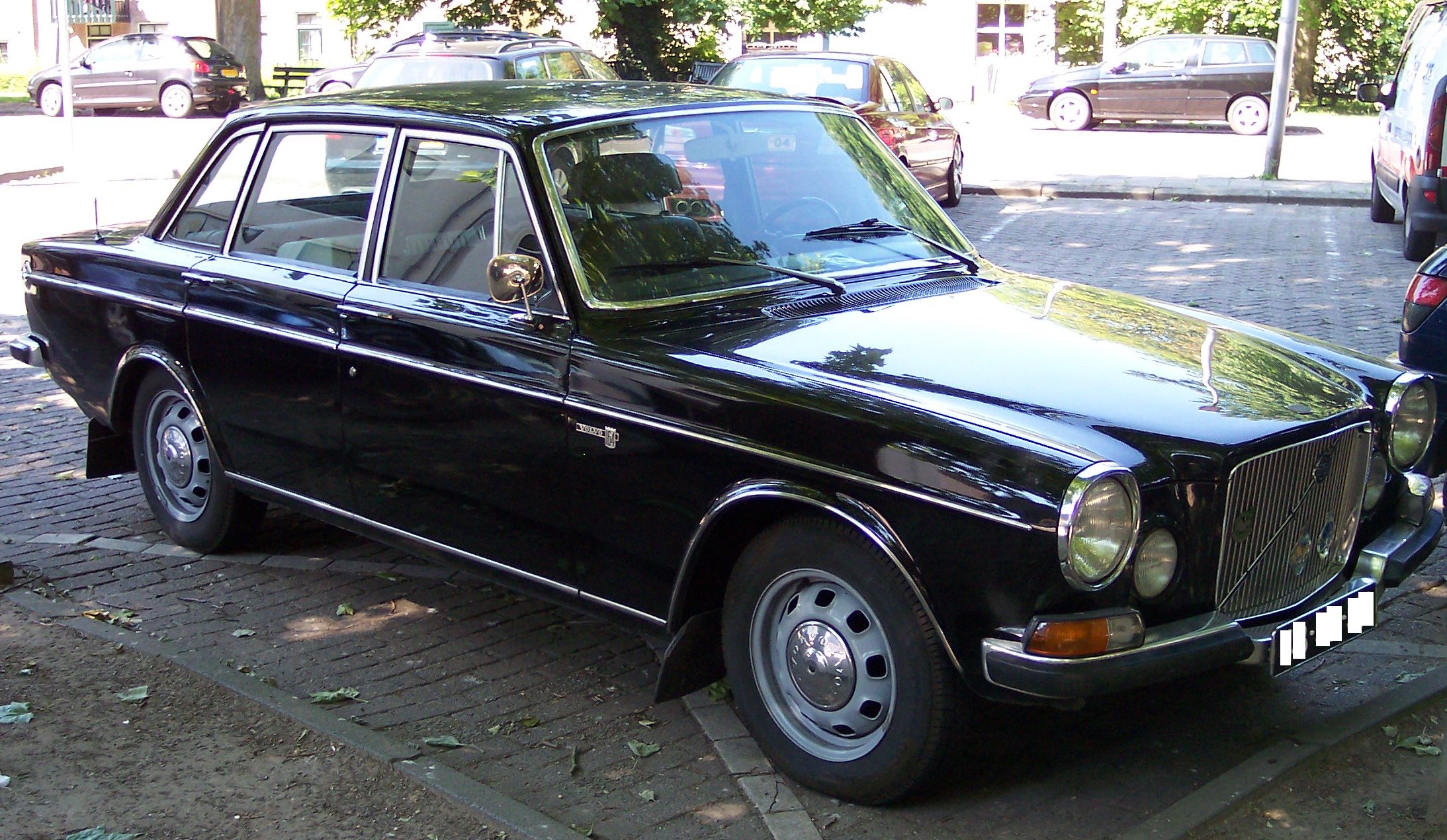 File:Volvo 164 black vr.jpg