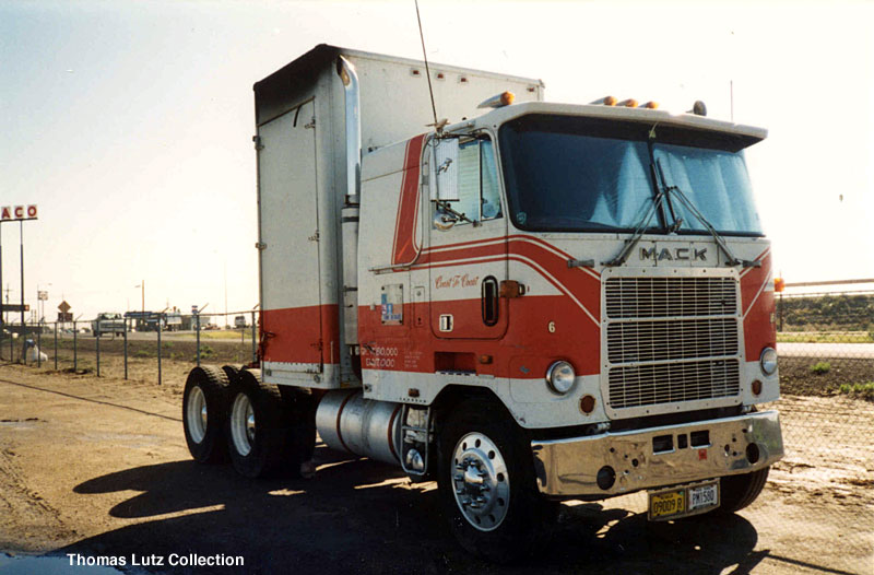 Mack cruiseliner