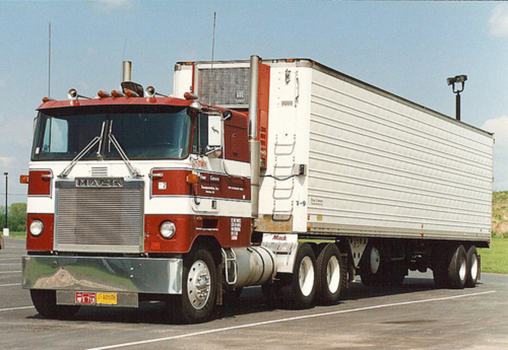 Mack cruiseliner