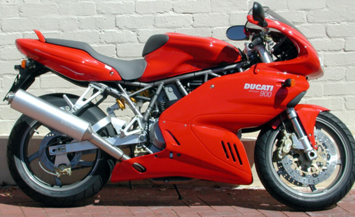 Ducati 900