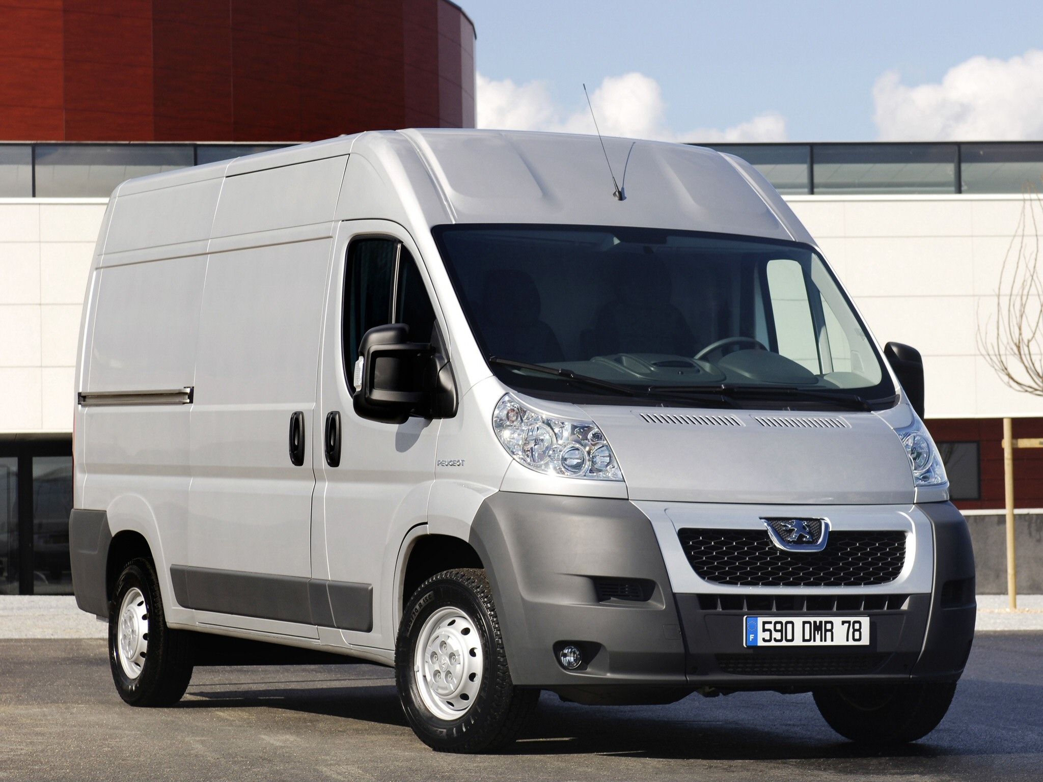 Peugeot van