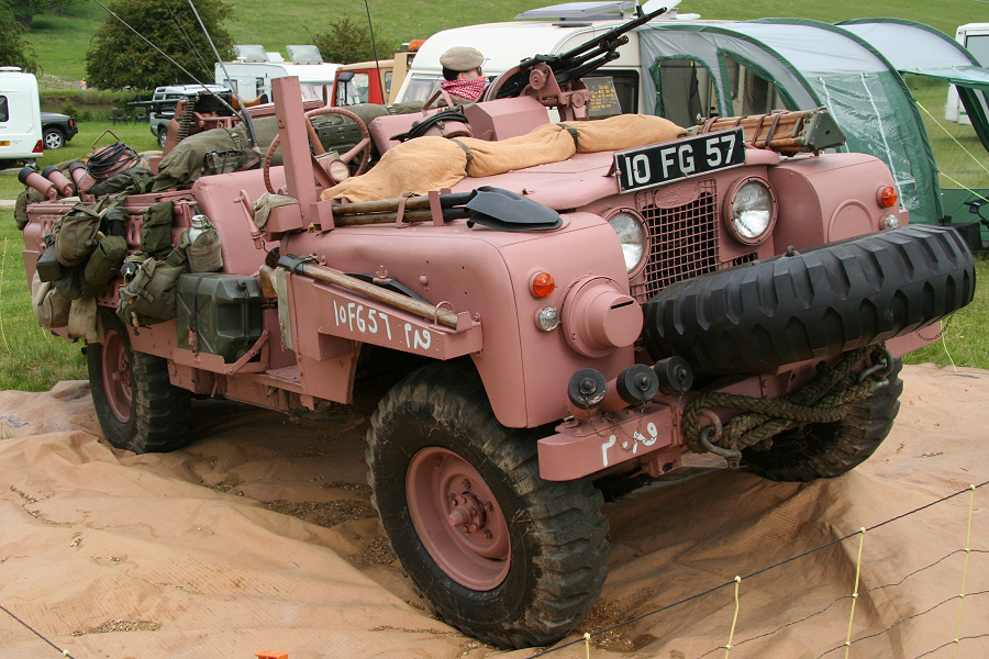 Land rover pink