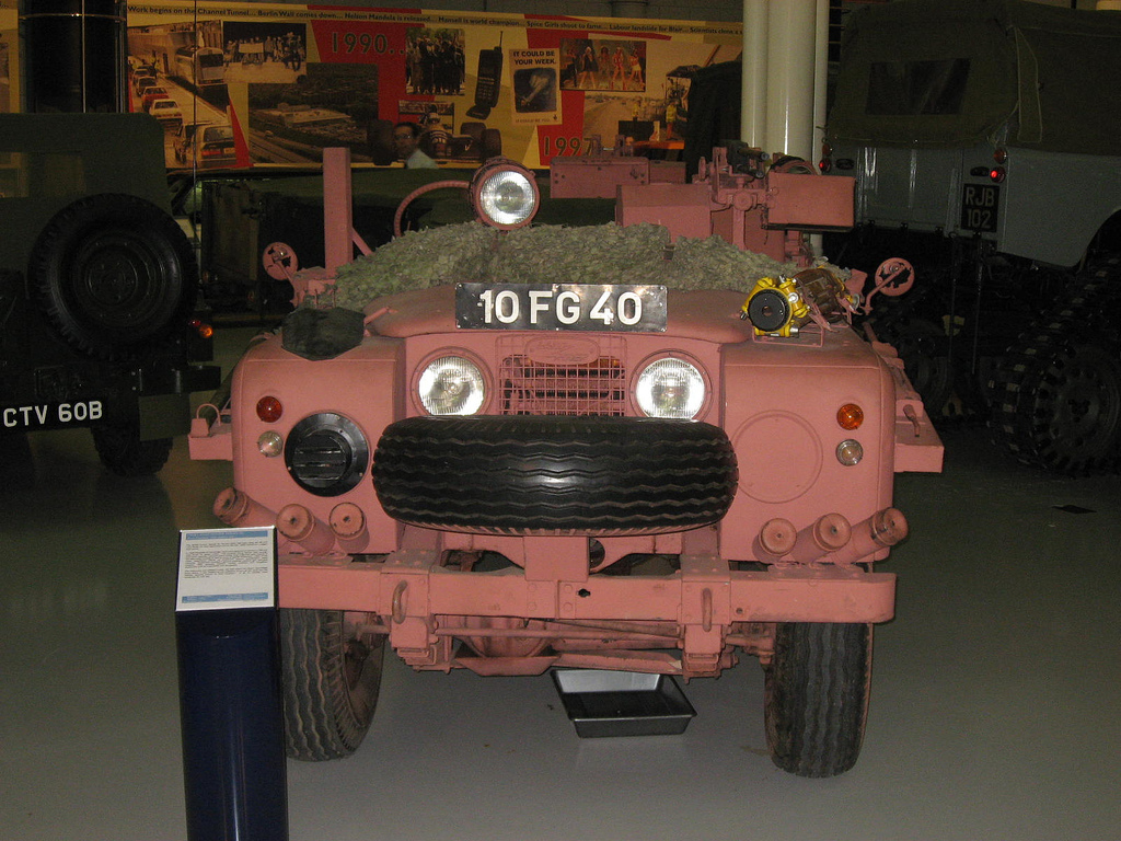 Land rover pink