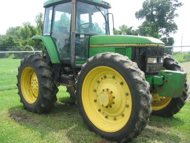 John deere 7400