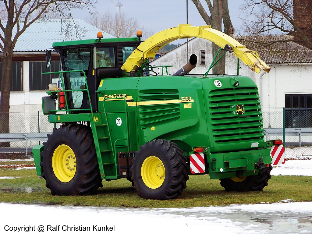 John deere 7400