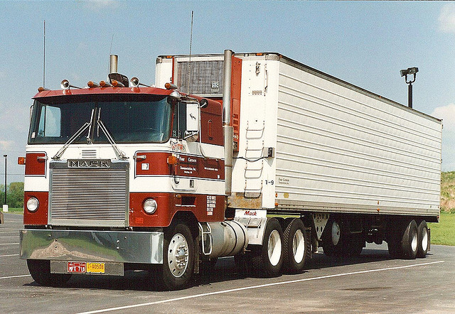 Mack cabover