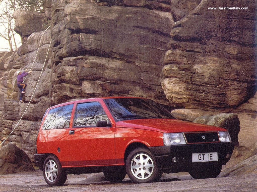 Lancia y10