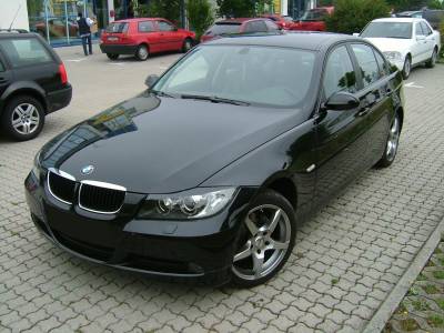 File:BMW 3er (E90) Facelift 20090720 front.JPG - Wikimedia Commons