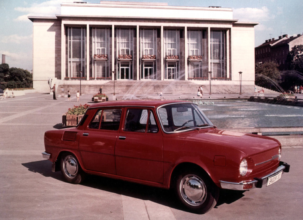 Skoda 100