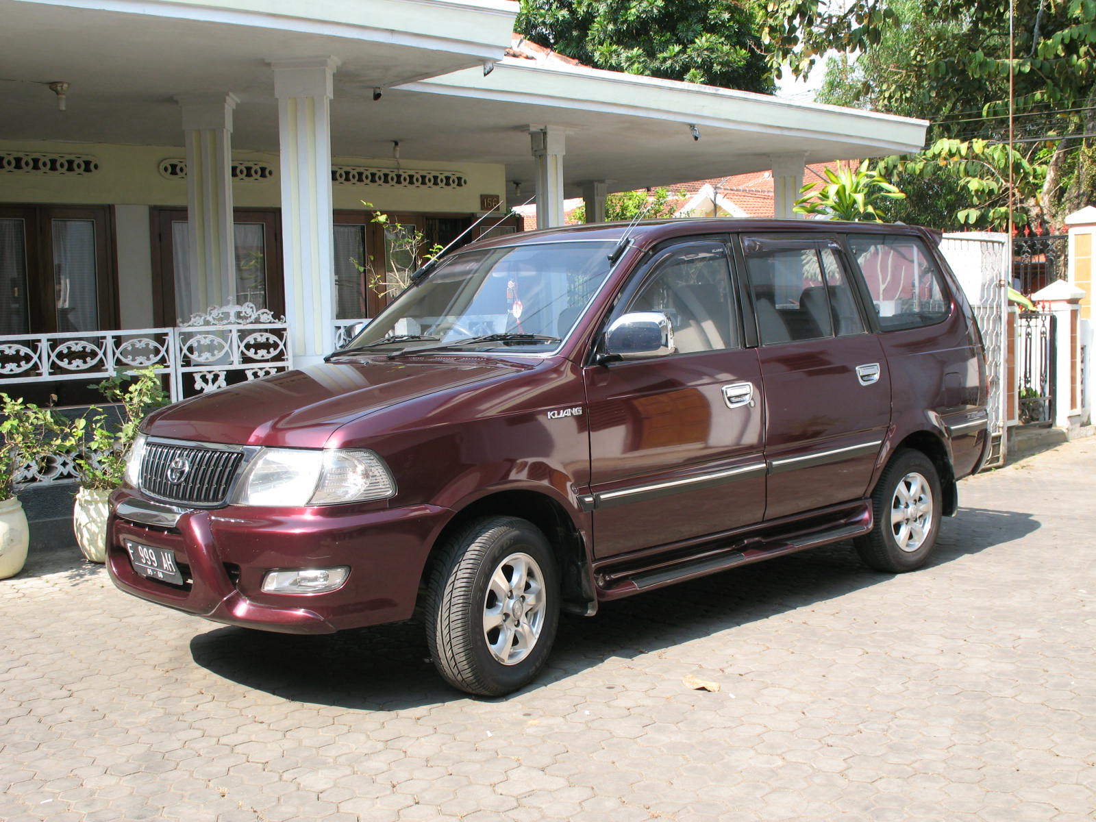 Toyota kijang