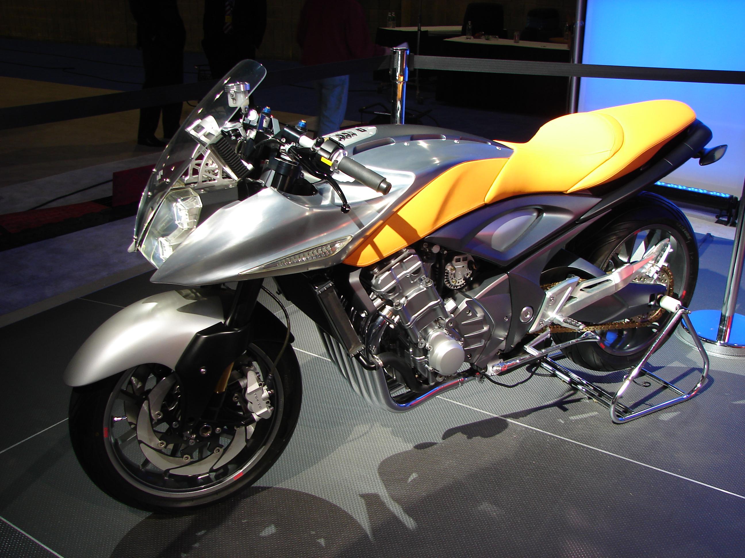 Suzuki Stratosphere