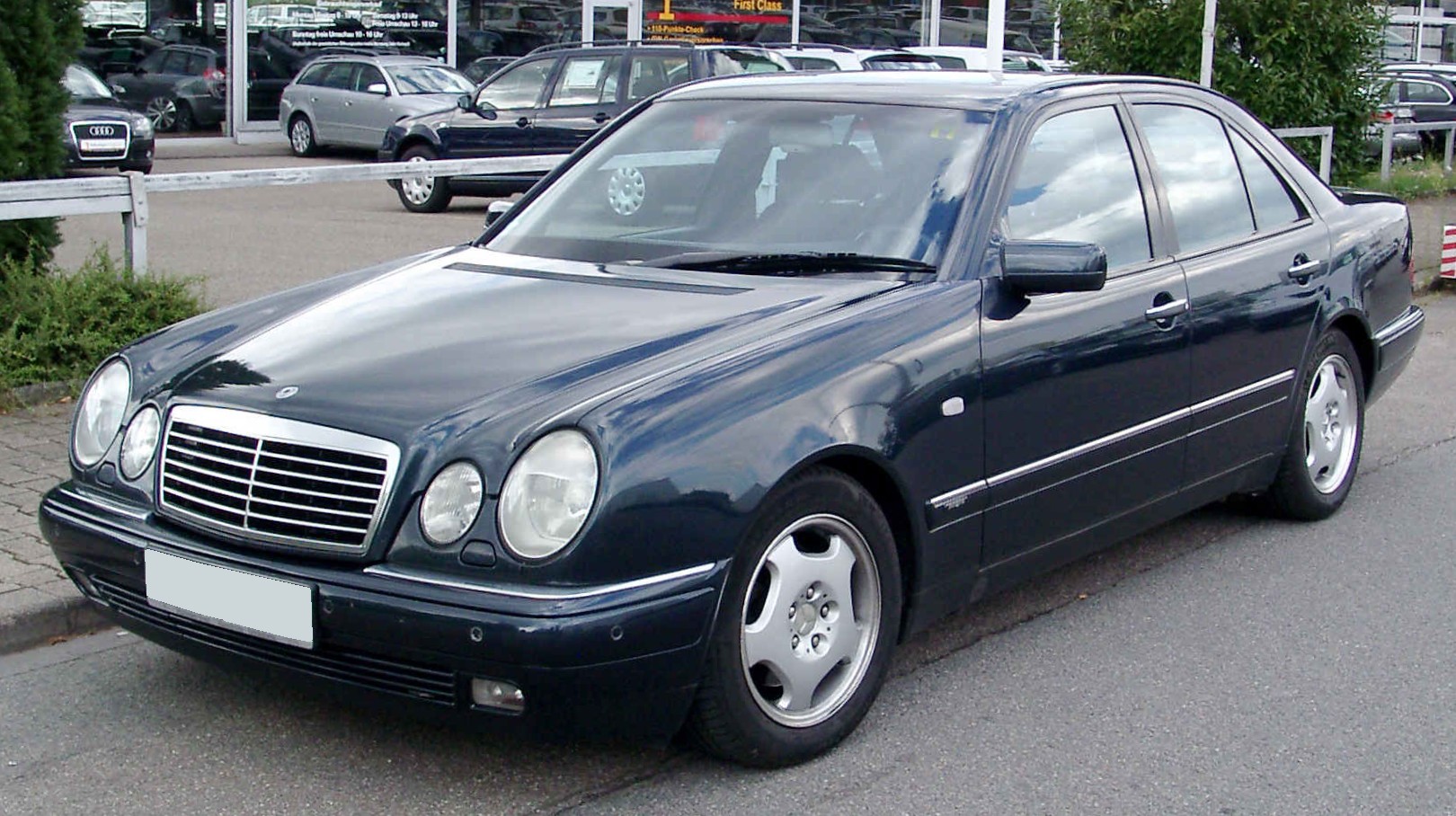Mercedes-benz 210