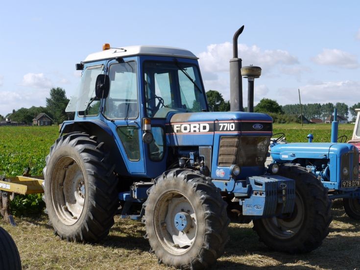 Ford 7710