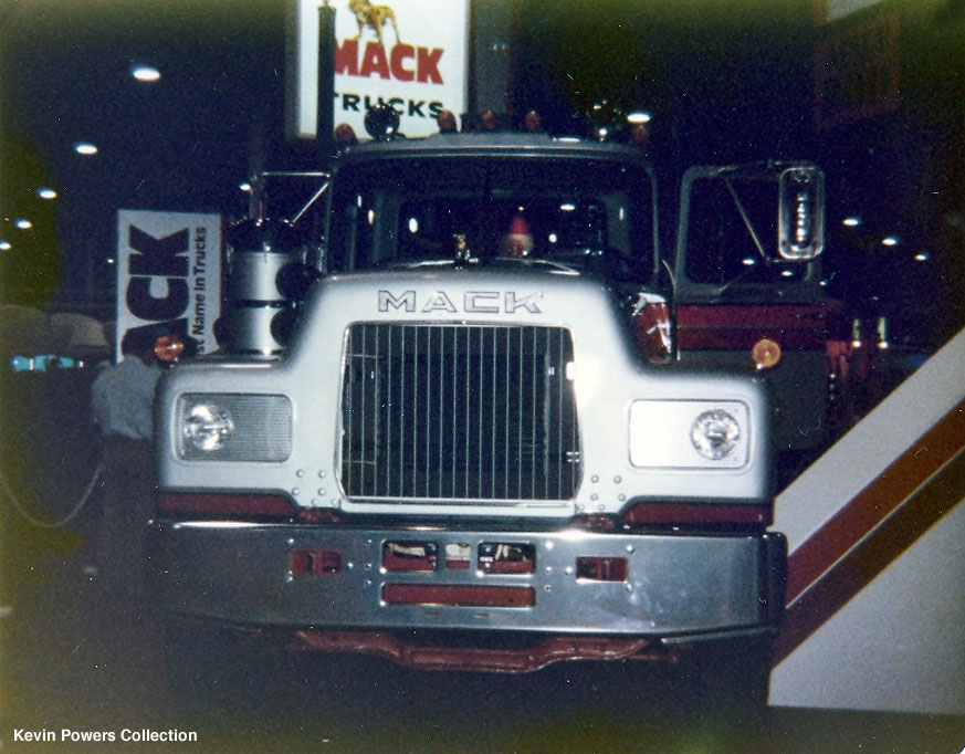 Mack r-series