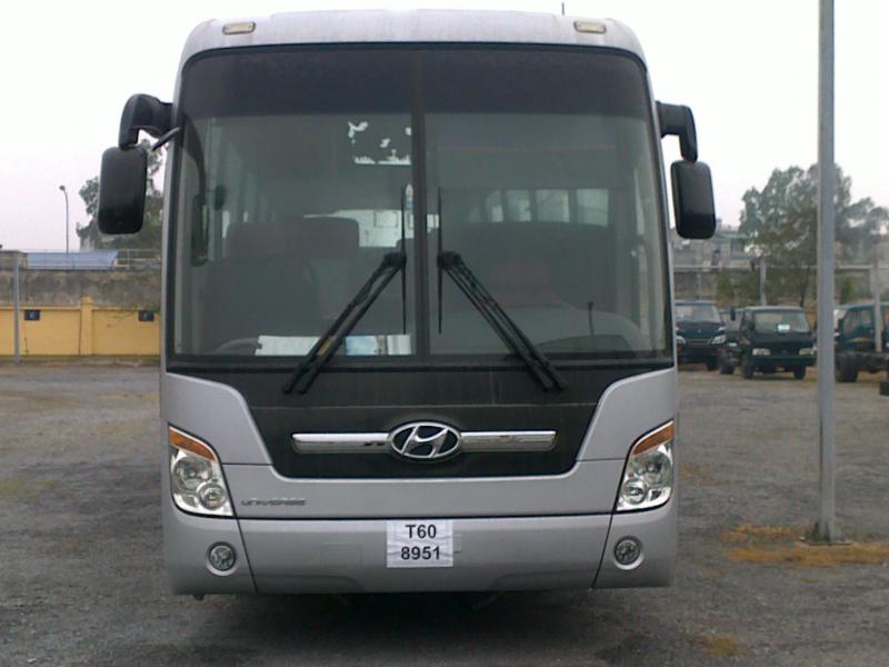 Hyundai bus