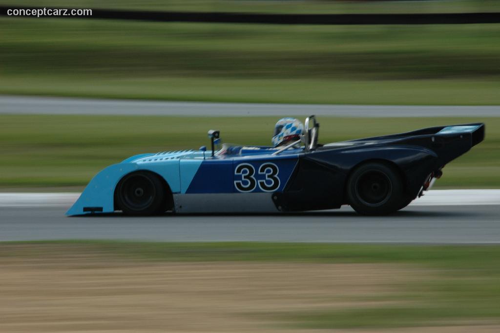 Chevron b26