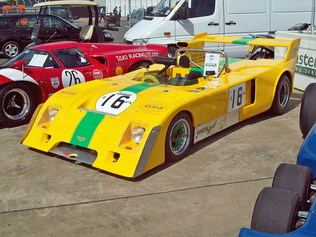 Chevron b26