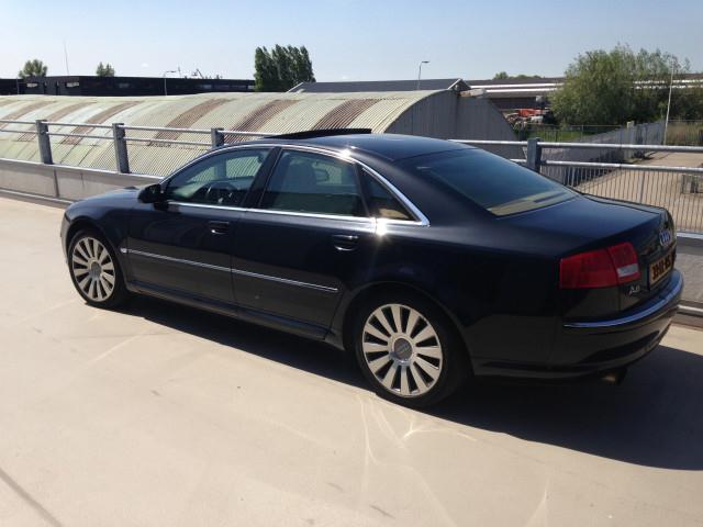Audi A8 42 V8