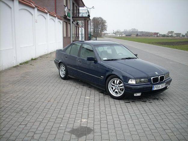BMW 316 iS Sedan