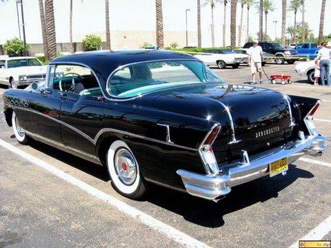 Buick Roadmaster 75 4dr HT