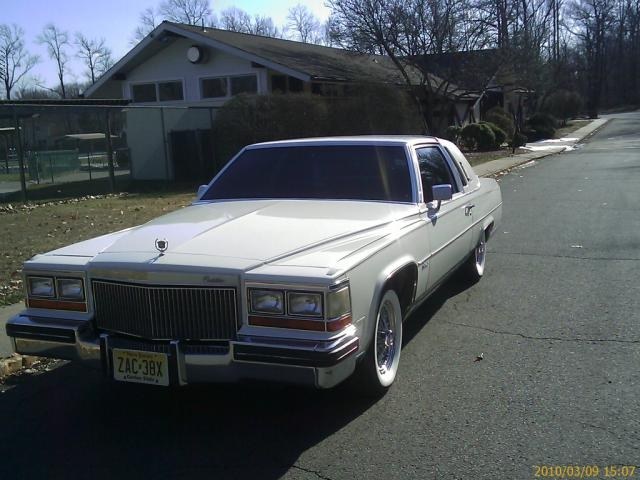 Cadillac Fleetwood Brougham coupe