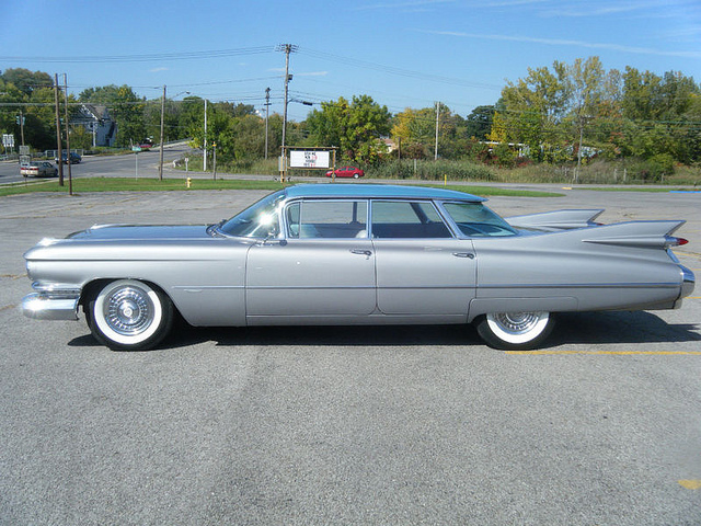 Cadillac Series 62 four-window Sedan