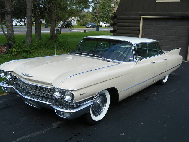 Cadillac Series 62 four-window Sedan