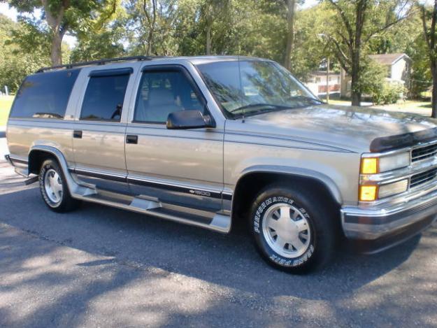 Chevrolet 1500 Suburban LT