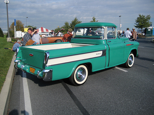 Chevrolet 3124 Cameo Carrier