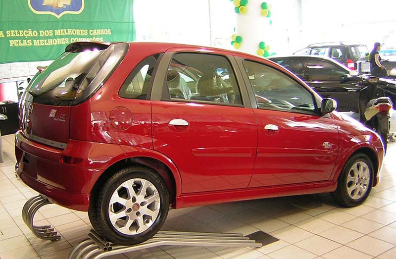 Chevrolet Corsa Evolution 18 GL Sedan