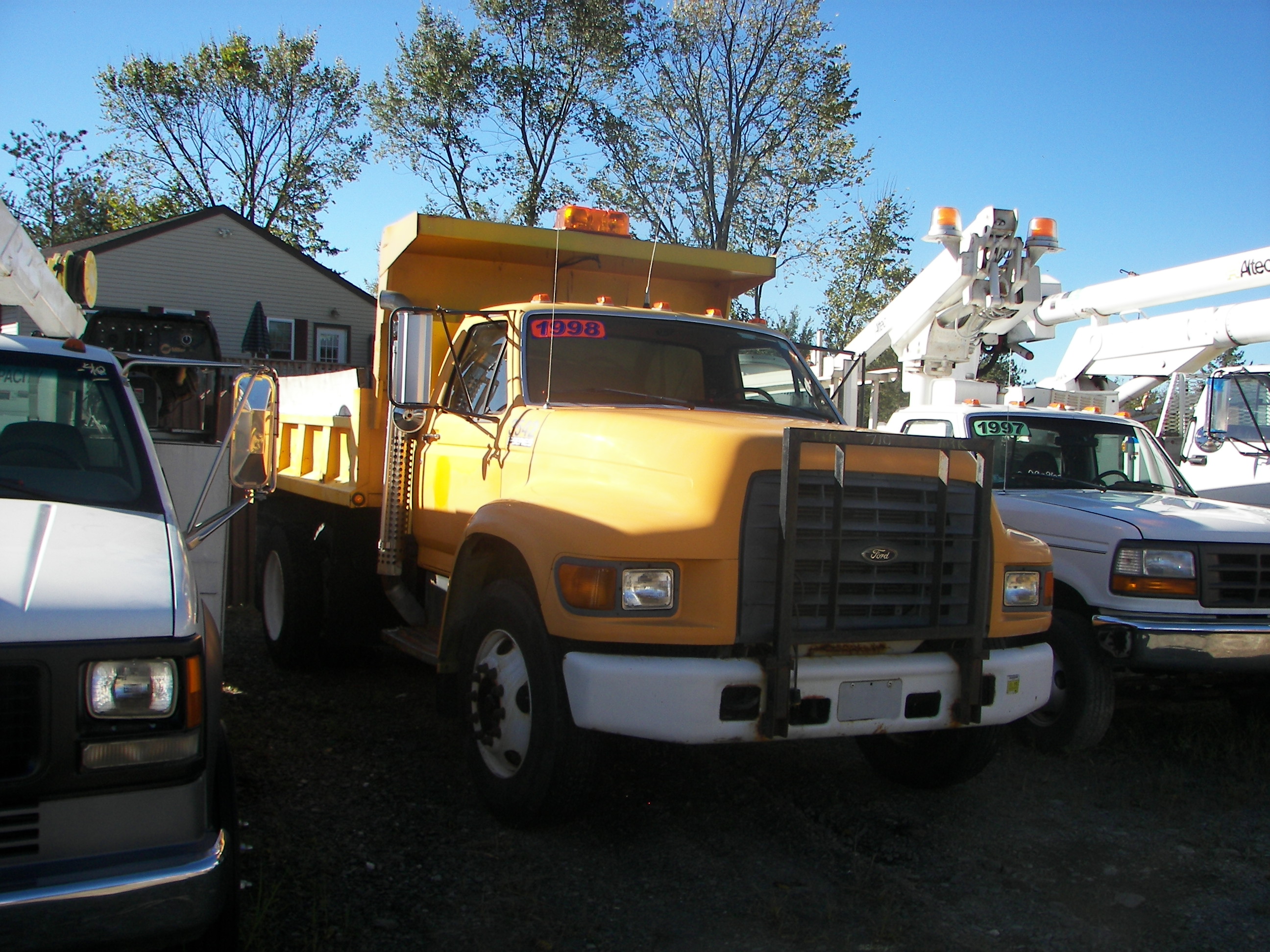 Chevrolet F700 truck