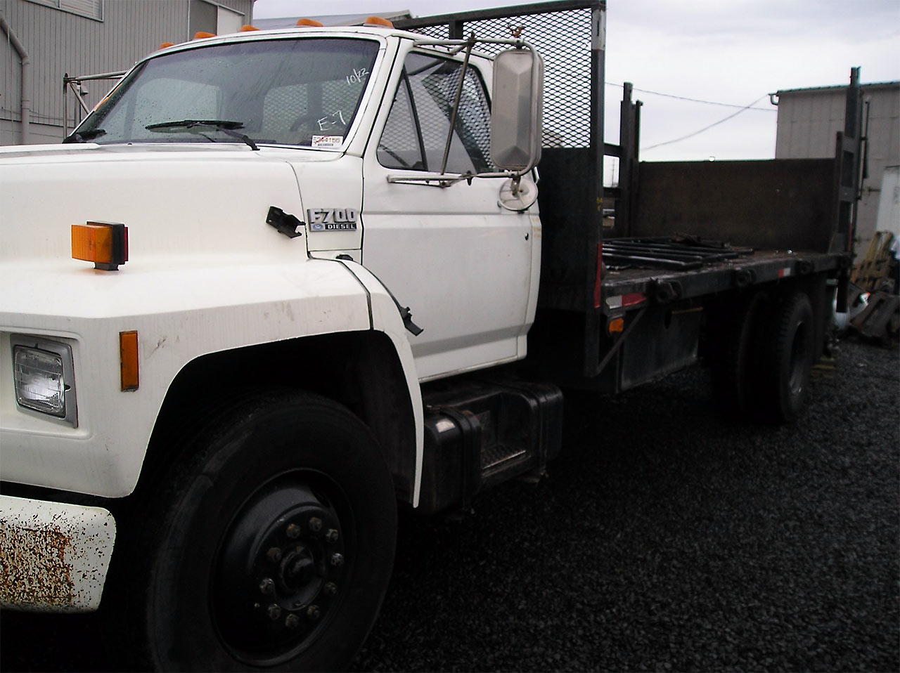 Chevrolet F700 truck