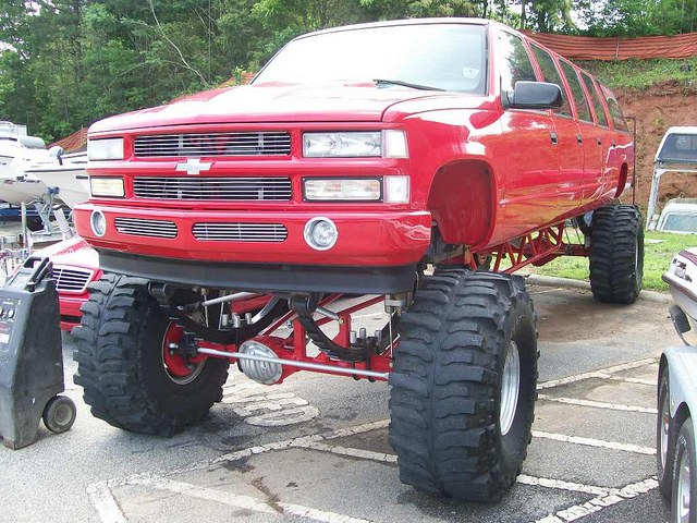 Chevrolet Suburban 8-door