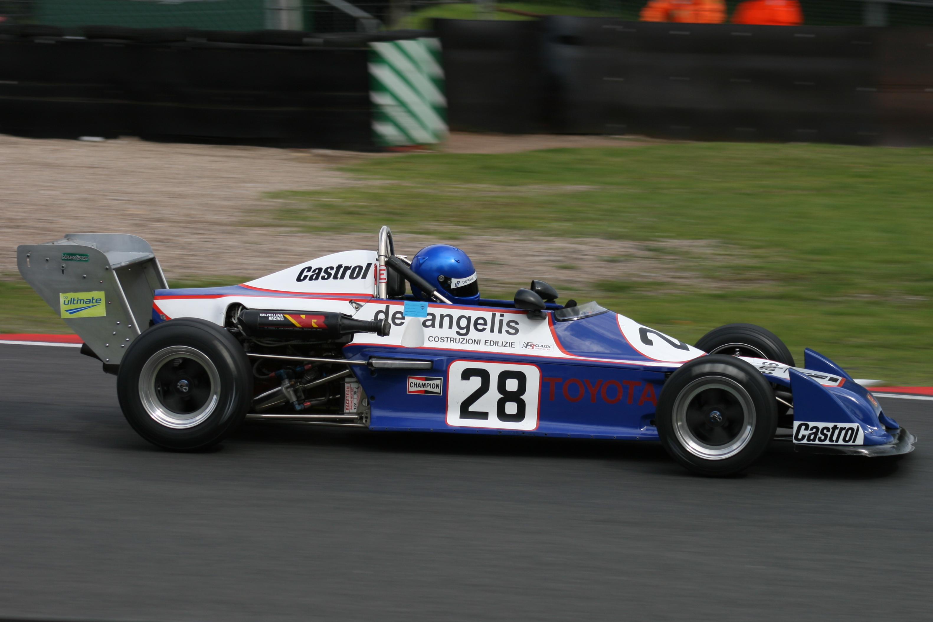 Chevron b38