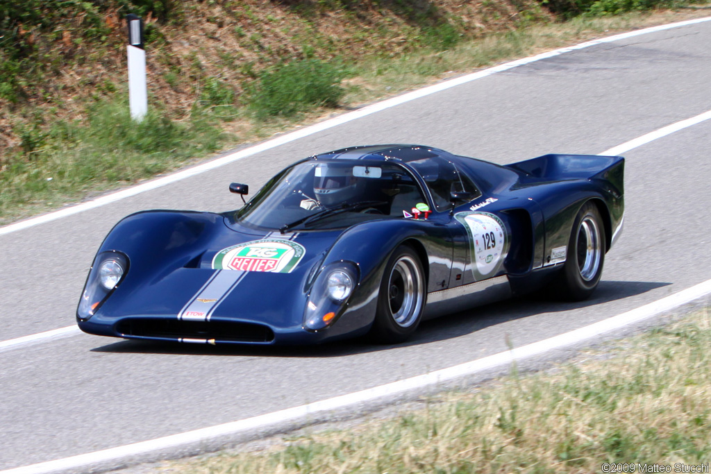 Chevron B16